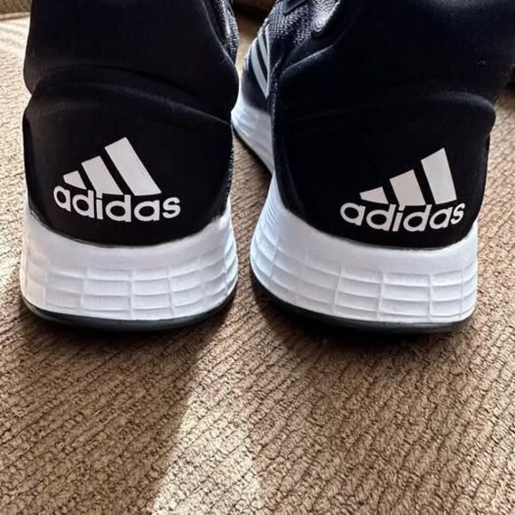 NEW Adidas Youth Black/White Shoes - Picture 5 of 6